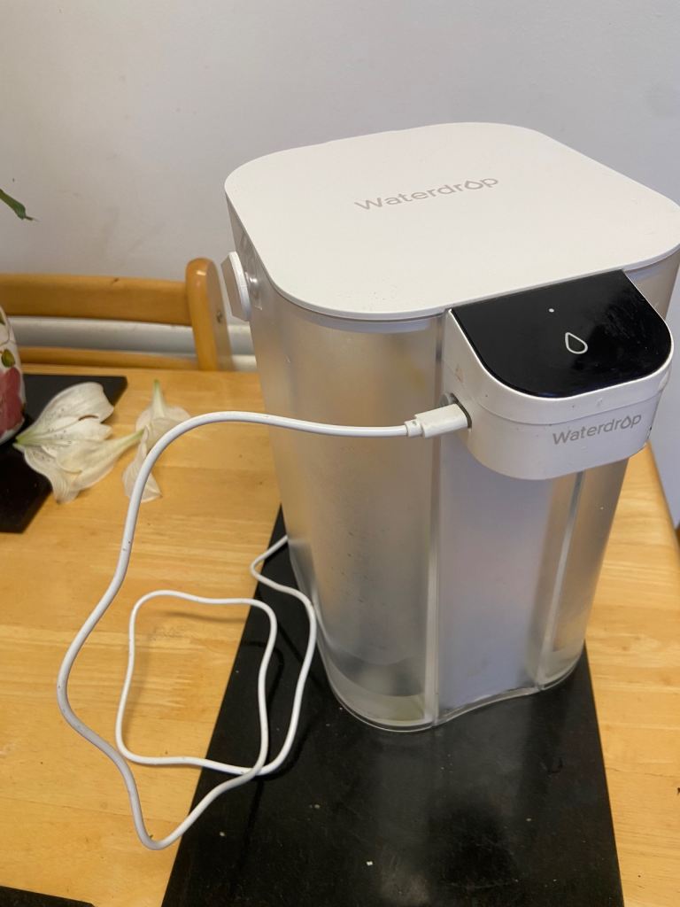 Waterdrop Water Filter Pitcher – White, Good Condition