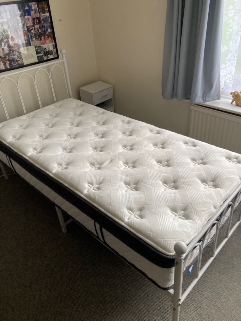Almost new single bed and excellent mattress