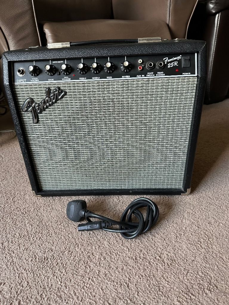 Fender Frontman 25R amp 