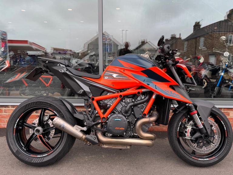 KTM 1290 SUPER DUKE R 2021