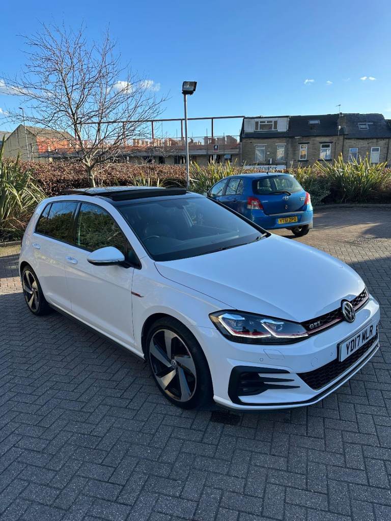 2017 VW GOLF GTI TSI S-A DSG 7.5 5DR *PANORAMIC ROOF, HEATED SEATS, 2 OWNERS