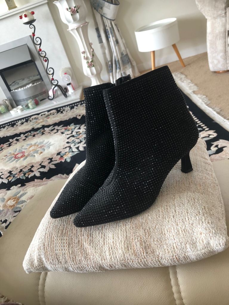 Black Sparkly ankle boots size 6