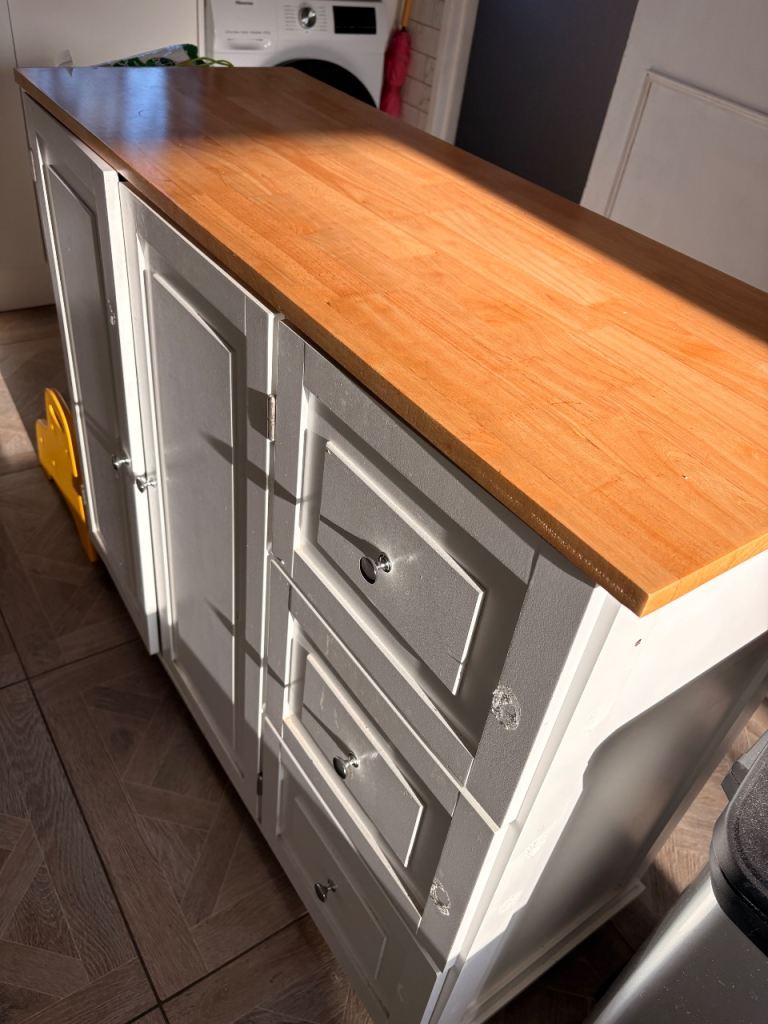 Kitchen pantry 