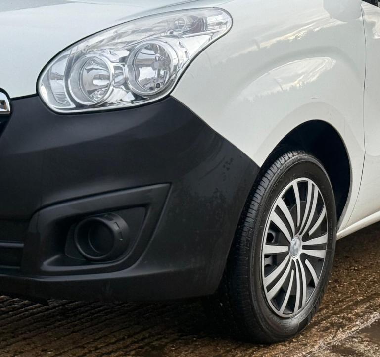 2017 Vauxhall Combo 1.3 CDTi 2300 16v FWD L2 H1 3dr Diesel