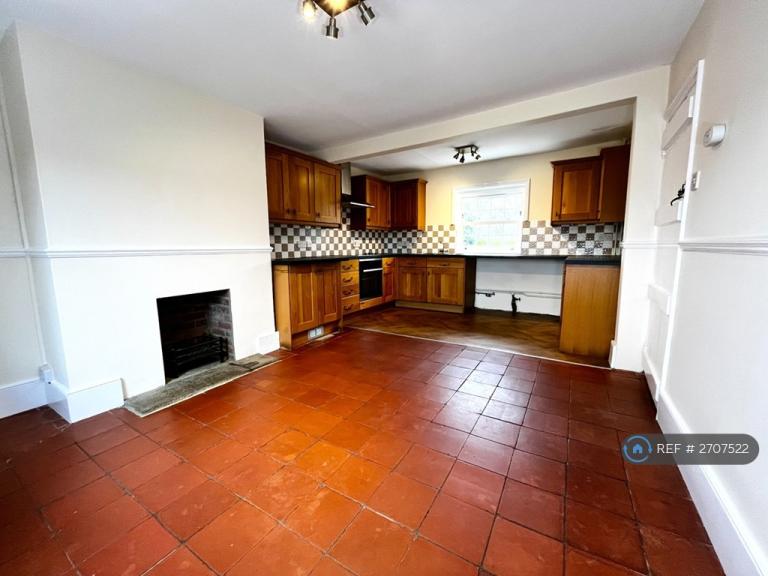 3 bedroom house in Maplehurst Road, West Grinstead, Horsham, RH13 (3 bed) (#2707522)