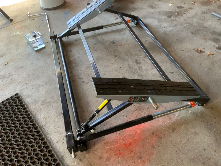 Car scissor lift