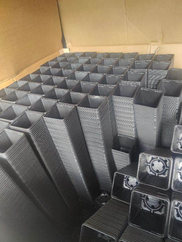X2000 9cm plant pots