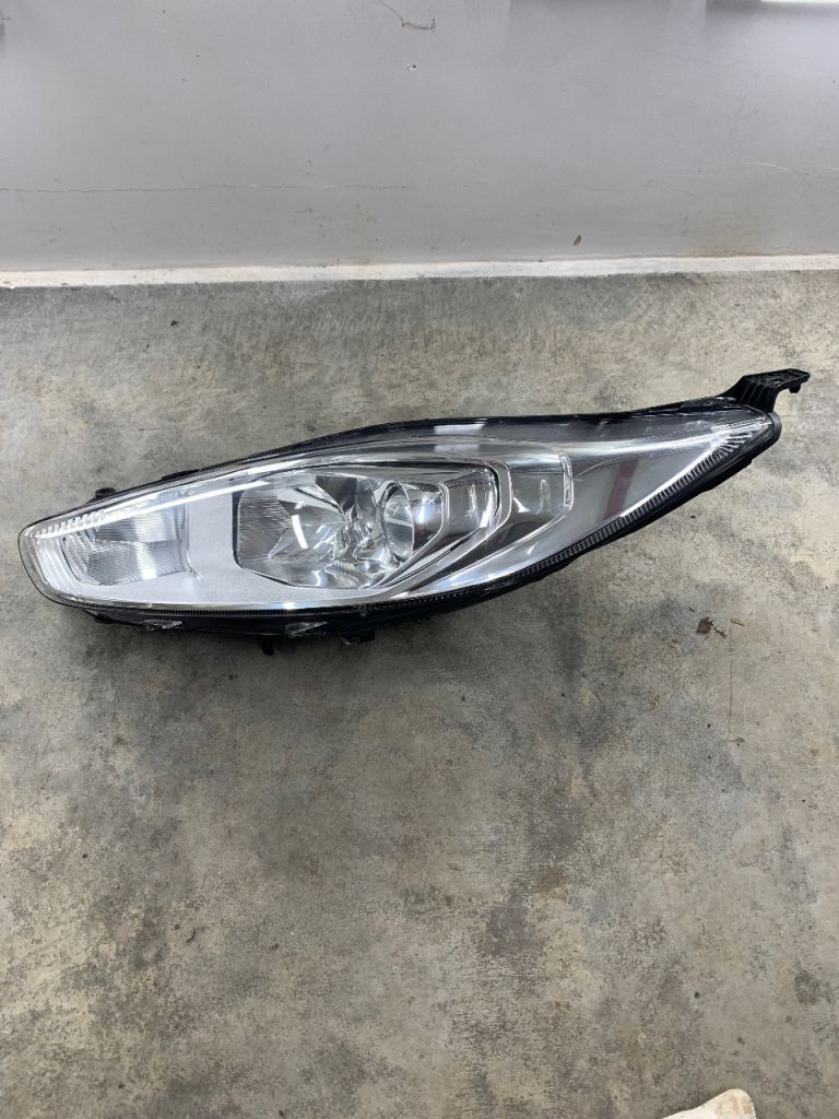Ford Fiesta MK7 Passenger Side Headlight 
