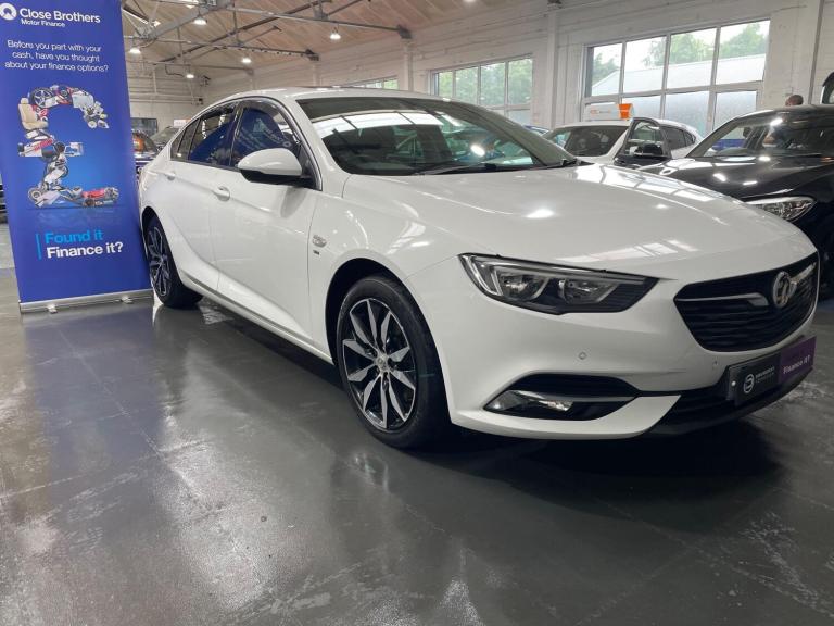 2017 Vauxhall Insignia 2.0 Turbo D SRi Nav 5dr HATCHBACK DIESEL Manual