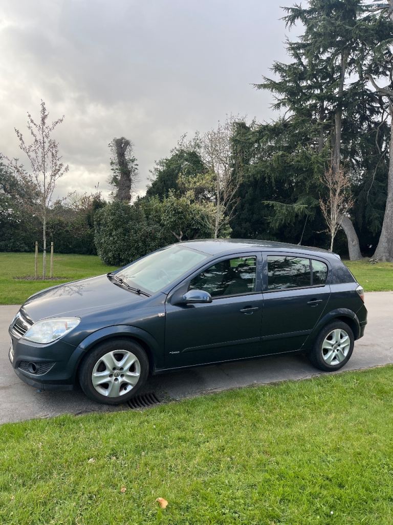 Vauxhall Astra 1.6 petrol 1. Years mot