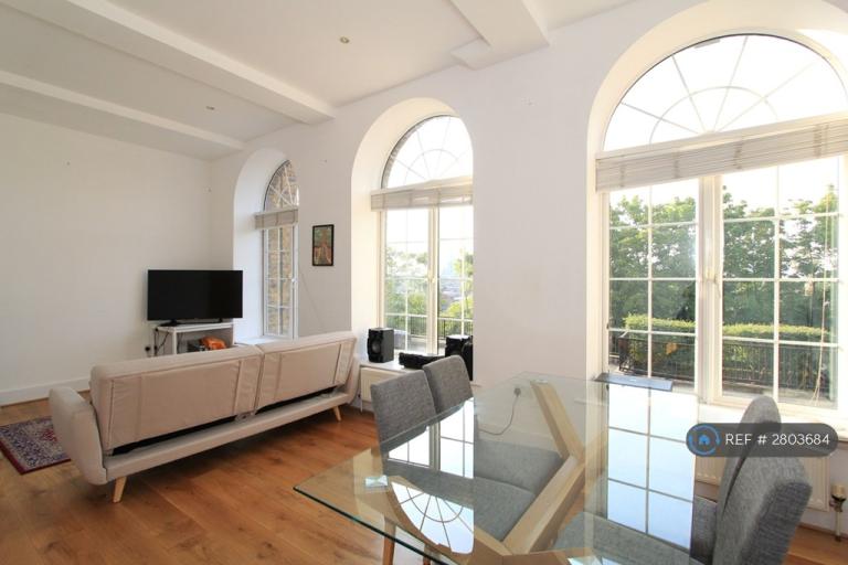 1 bedroom in Woodlands Heights, London, SE3 (#2803684)