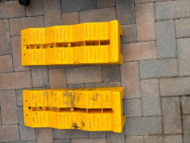 Motorhome levelling ramps 