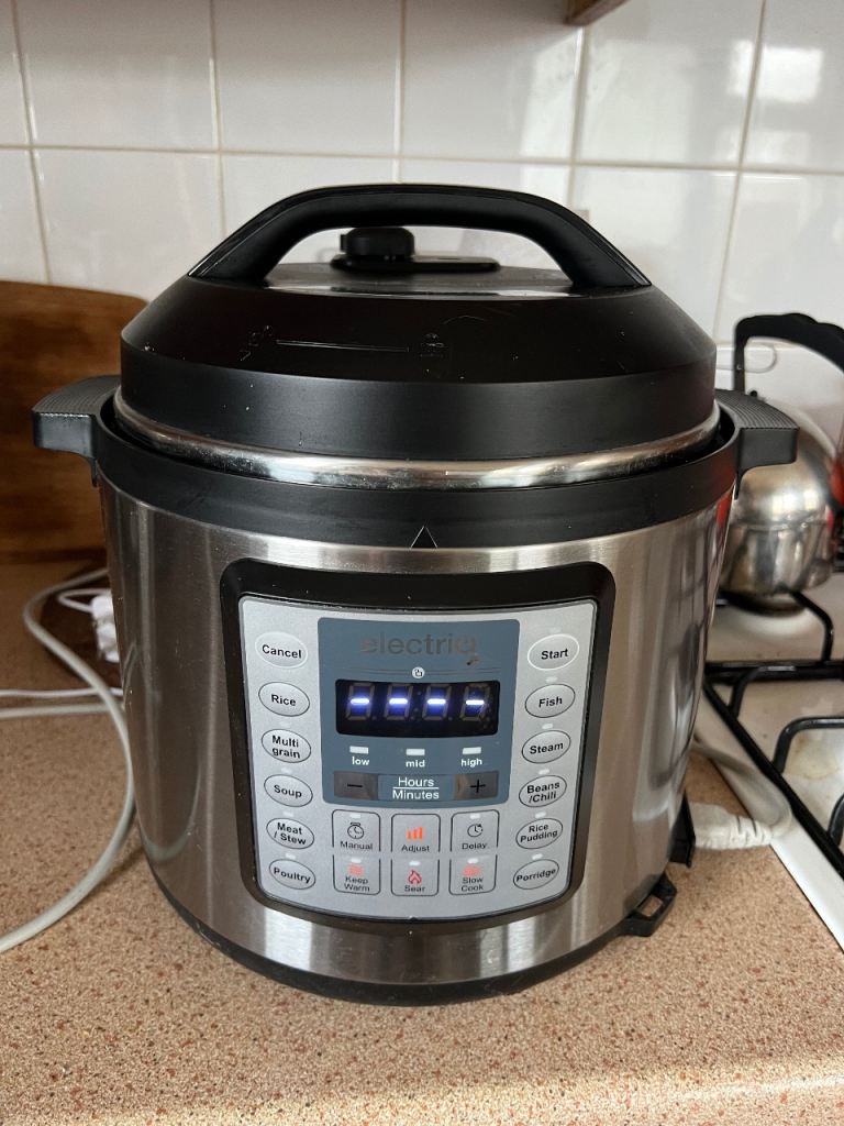 Brand new pressure cooker 