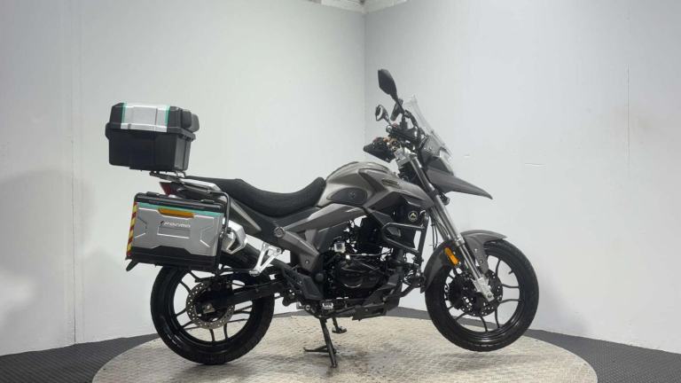 Sinnis Terrain [Phone number removed]K 1 OWNER NEW MOT FULL PANNIERS ADVENTURE BIKE 125CC