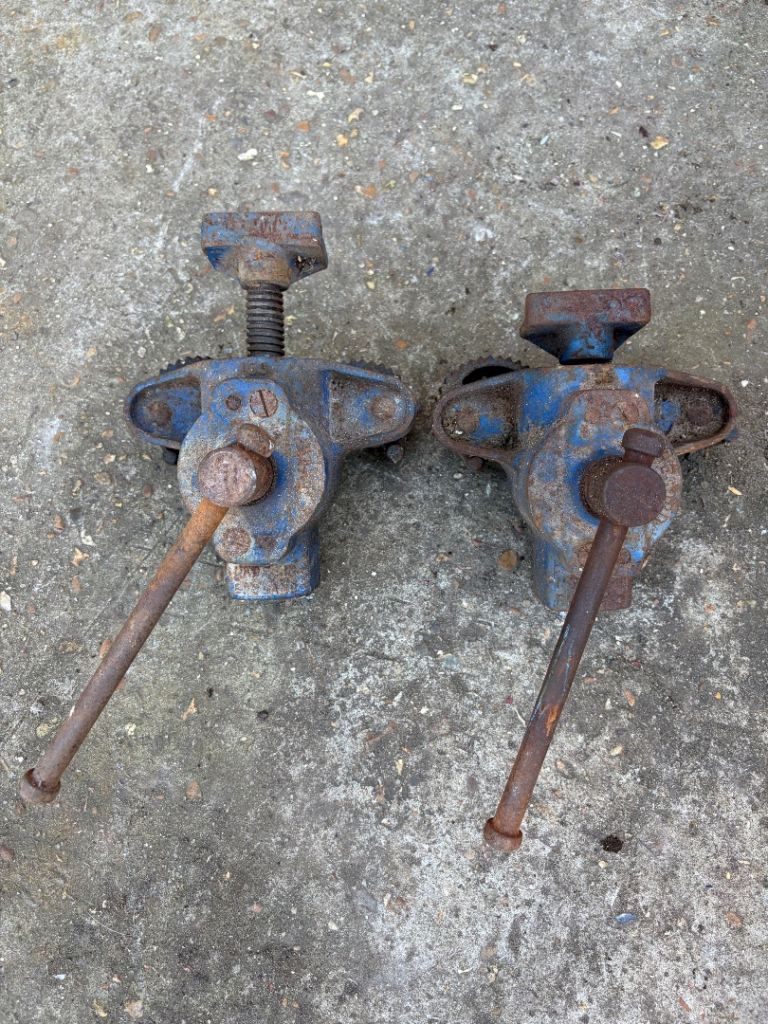 2x Record Floor Clamps No 153