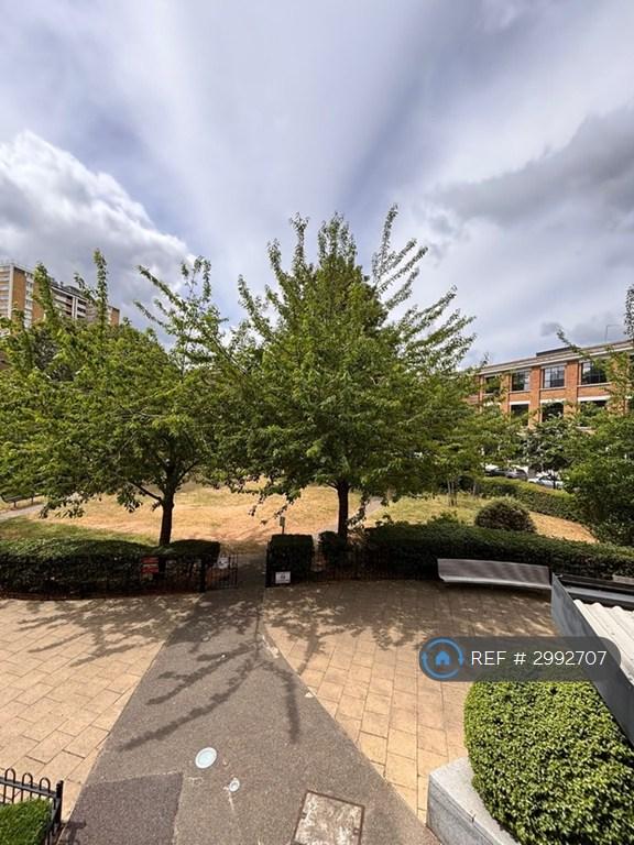 2 bedroom flat in Gambier House, London, EC1V (2 bed) (#2992707)