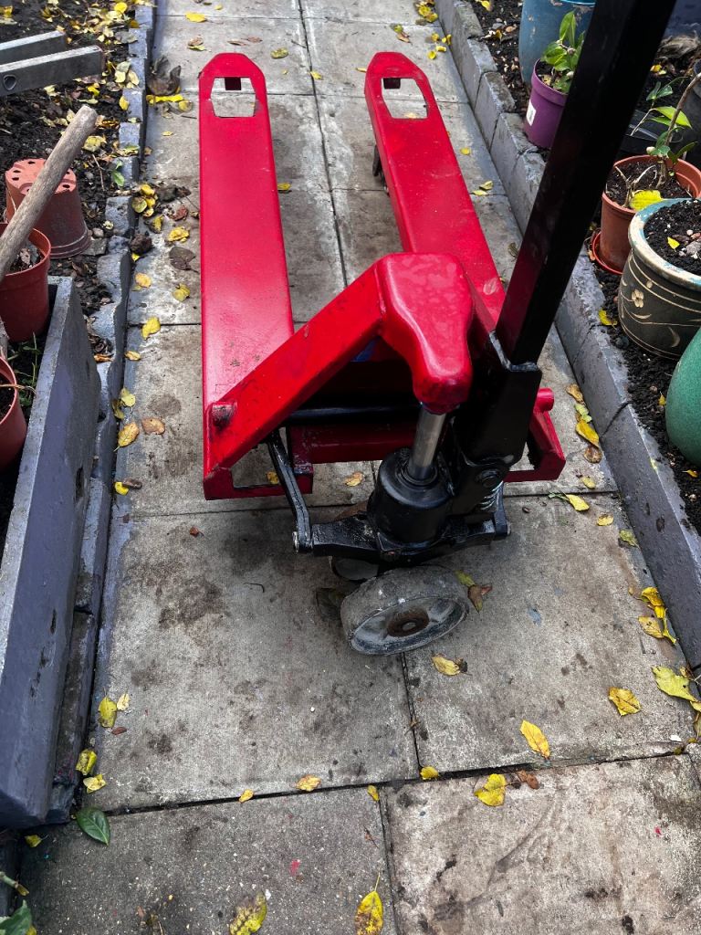 Pallet truck 