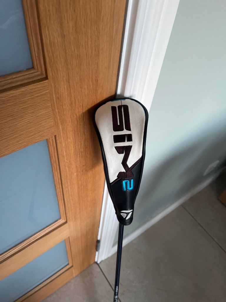 Taylormade Sim 2 rescue 19 degree stiff