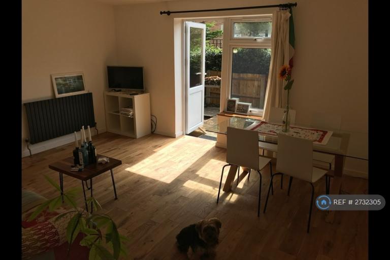 2 bedroom flat in Hillery Close, London, SE17 (2 bed) (#2732305)