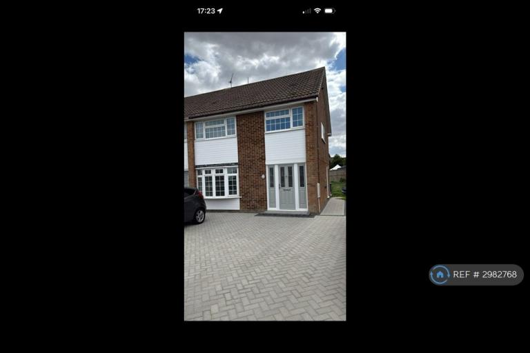 3 bedroom house in Station Road, Sittingbourne, ME9 (3 bed) (#2982768)