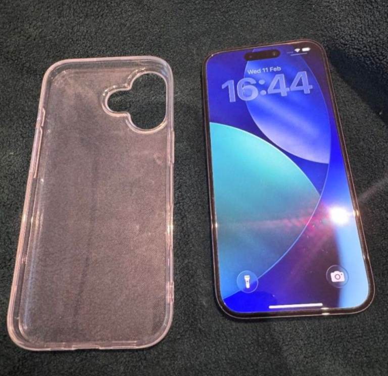 iPhone Apple 16 128gb, black with glass screen protector and clear case. 100% battery life