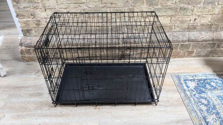 Small Dog/Pet Crate Excellent Condition - good as new