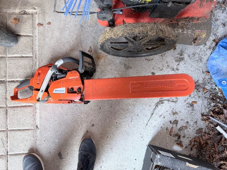 Husqvarna 555 Professional Chainsaw