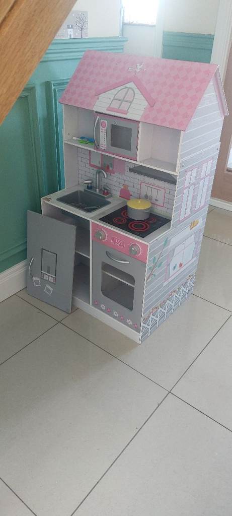 Toy Kitchen and Dolls house