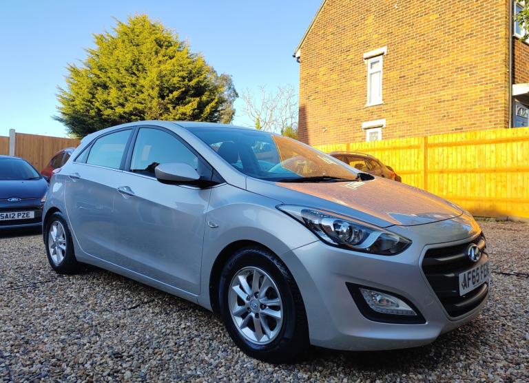 HYUNDAI i30 1.6 CRDi Blue Drive SE, Full Service History, £20 Road Tax