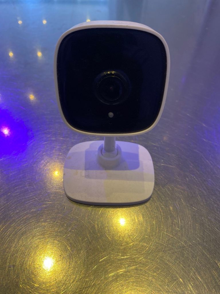 Compact Home Security Camera – White, Good Condition