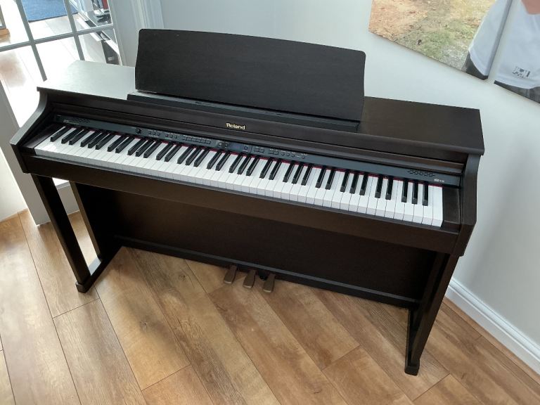 Roland HP203 Digital Piano With Stool