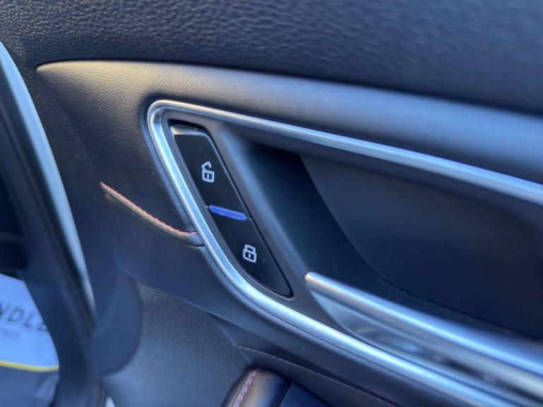 2022 MG MG HS 1.5 MG HS Exclusive Semi-Auto 5dr SUV Petrol Automatic