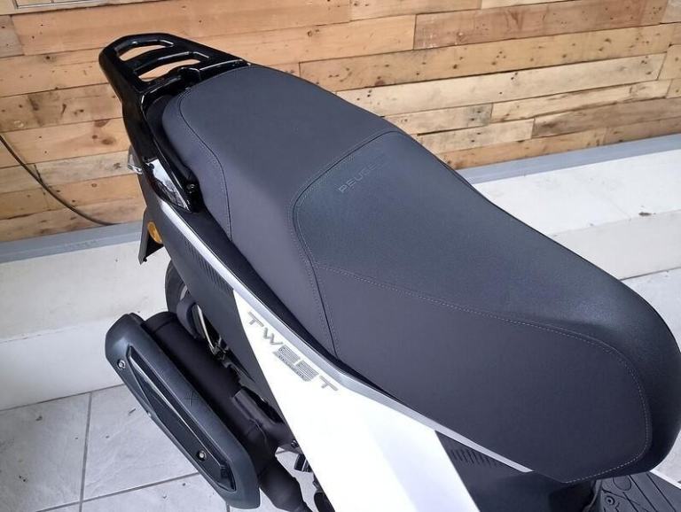 PEUGEOT TWEET 125 125 SCOOTER 