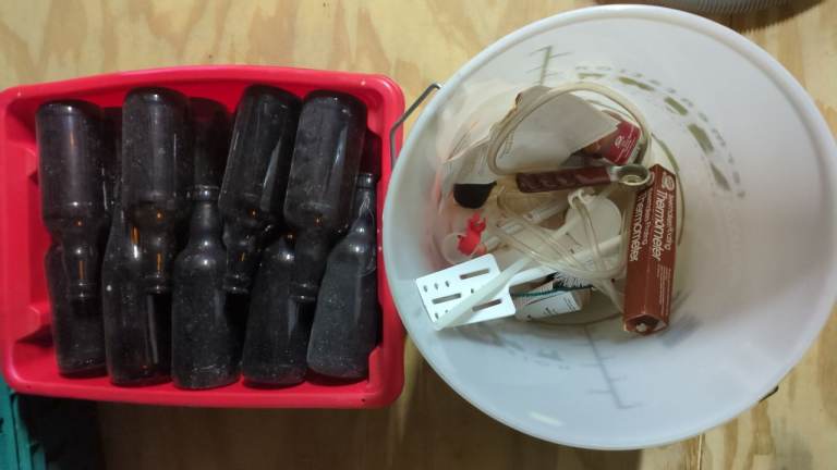 Beer brewing kit
