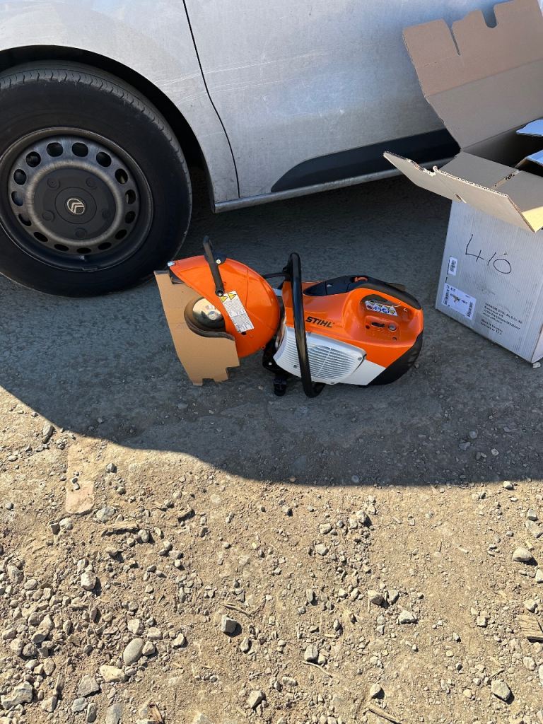 STIHL Petrol Chainsaw - Brand New, Unused