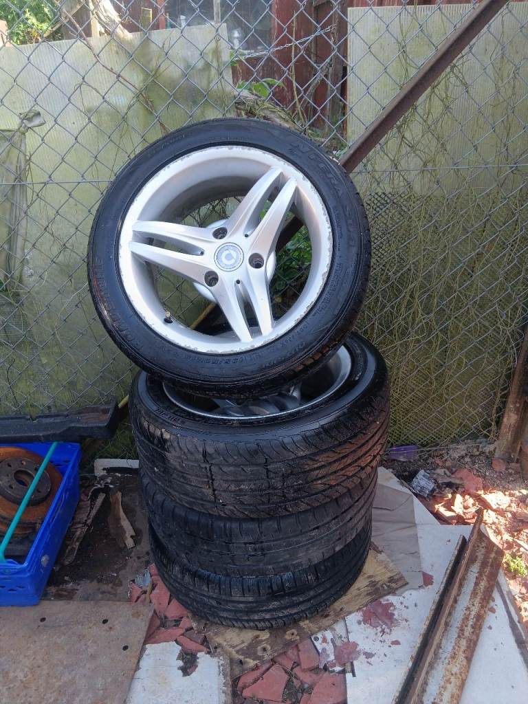 Smart fortwo or rodster alloy wheels and nearly new tyres