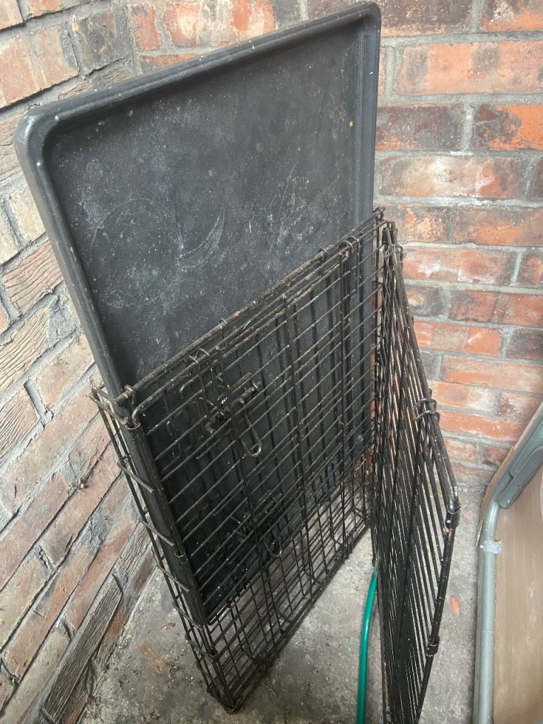 Medium dog crate