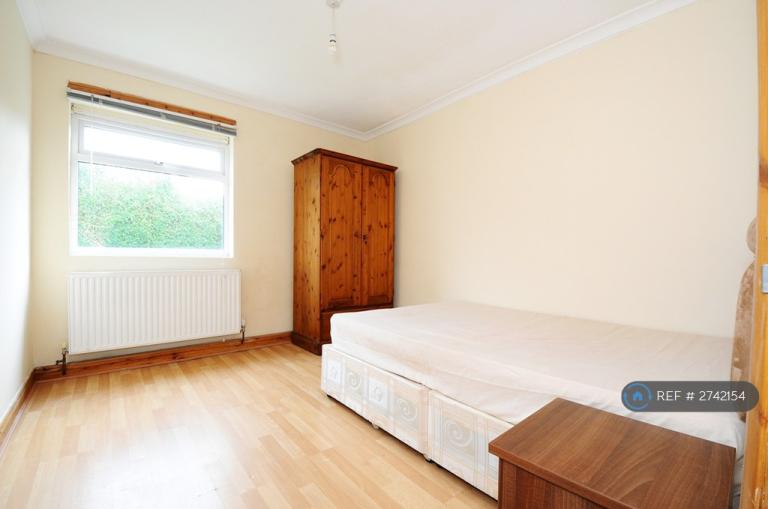 2 bedroom flat in North Finchley, London, N12 (2 bed) (#2742154)