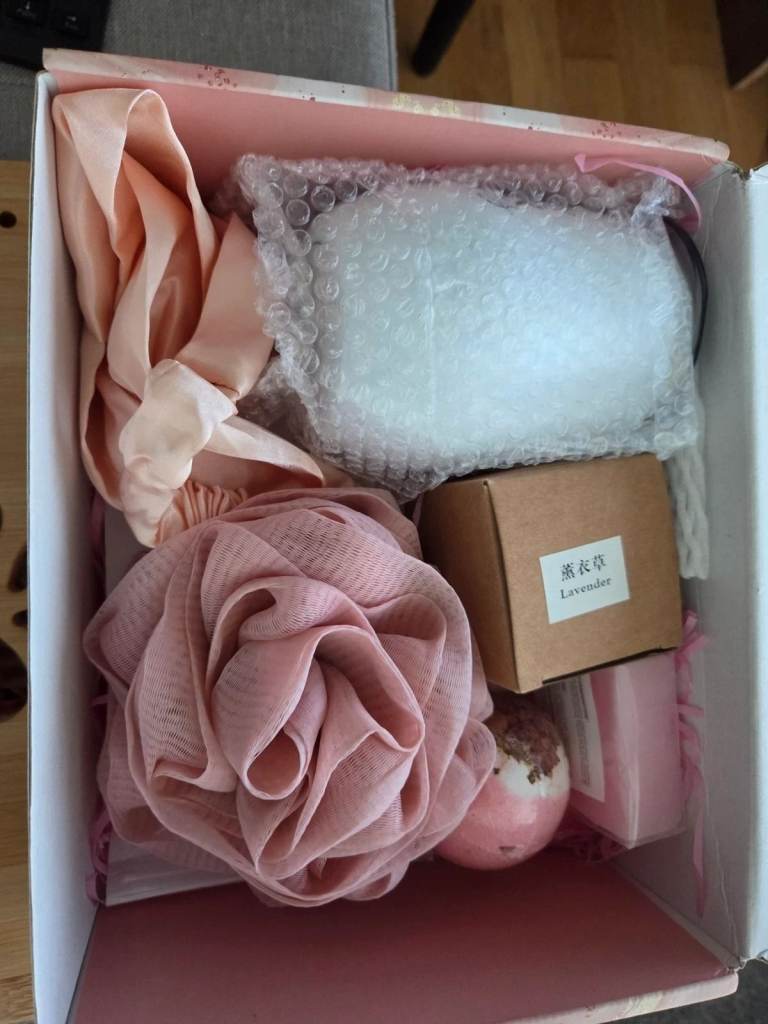 Pink Gift Set – Mug, Candle, Bath Bomb & More