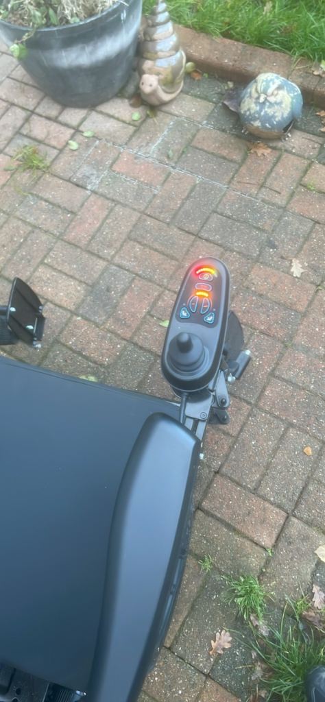 Quickie m300 mini electric wheelchair