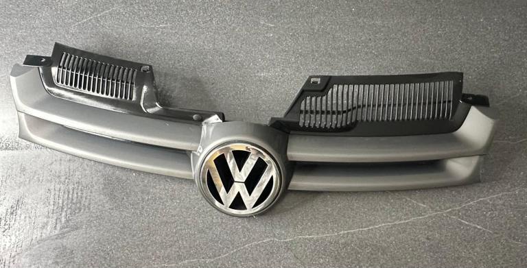 VW Golf Mk5 Front Grille Genuine Volkswagen Badge 2004–2009