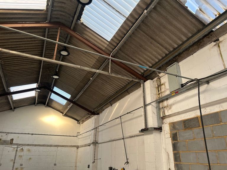 Steel airline carcass with 5x drop downs and PCL connectors for factory workshop