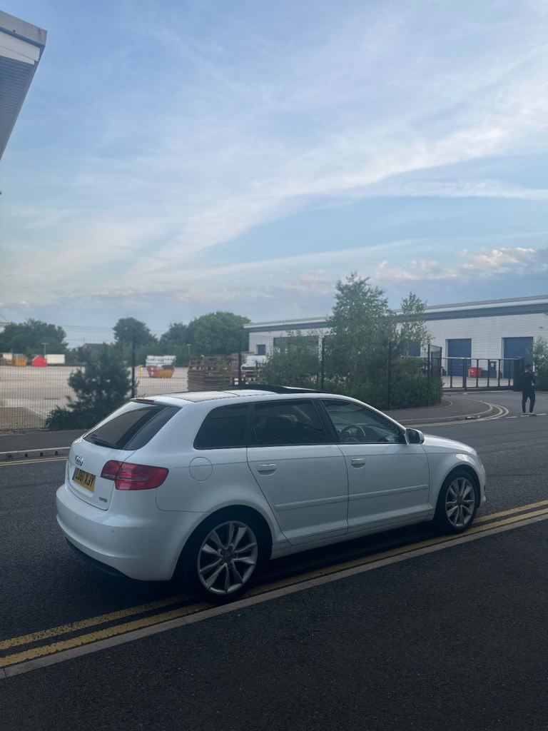 Audi, A3, Hatchback, 2011, Semi-Auto, 1390 (cc), 5 doors