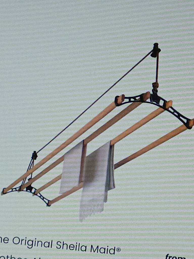4 Lath Cast Iron/Wood Pulley Maid Clothes Airer