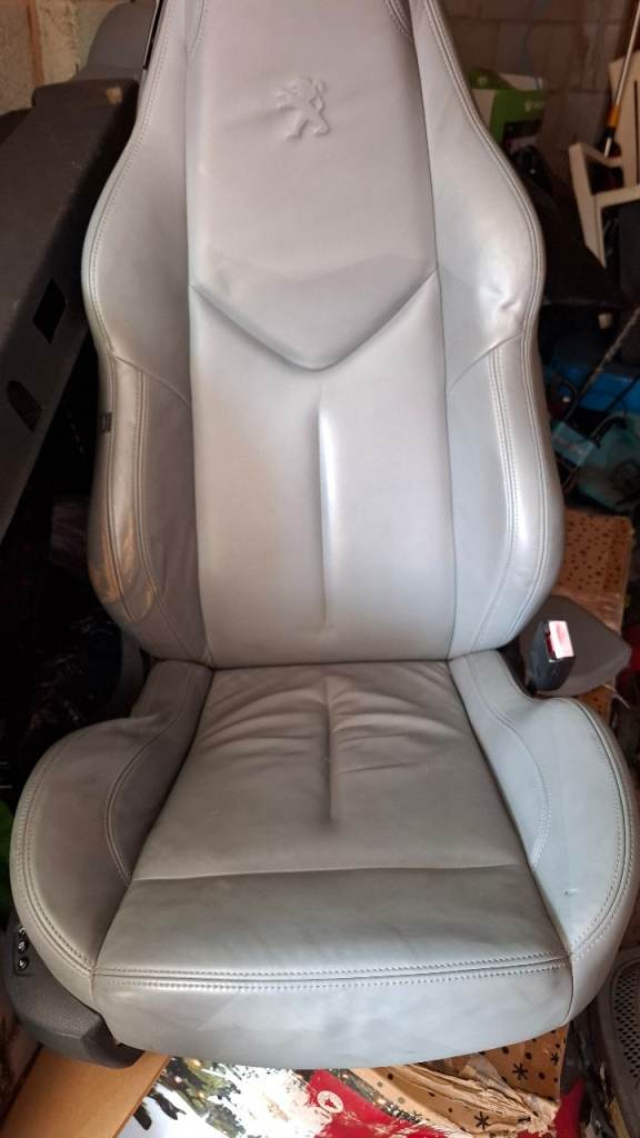 Grey rcz seats and door cards 