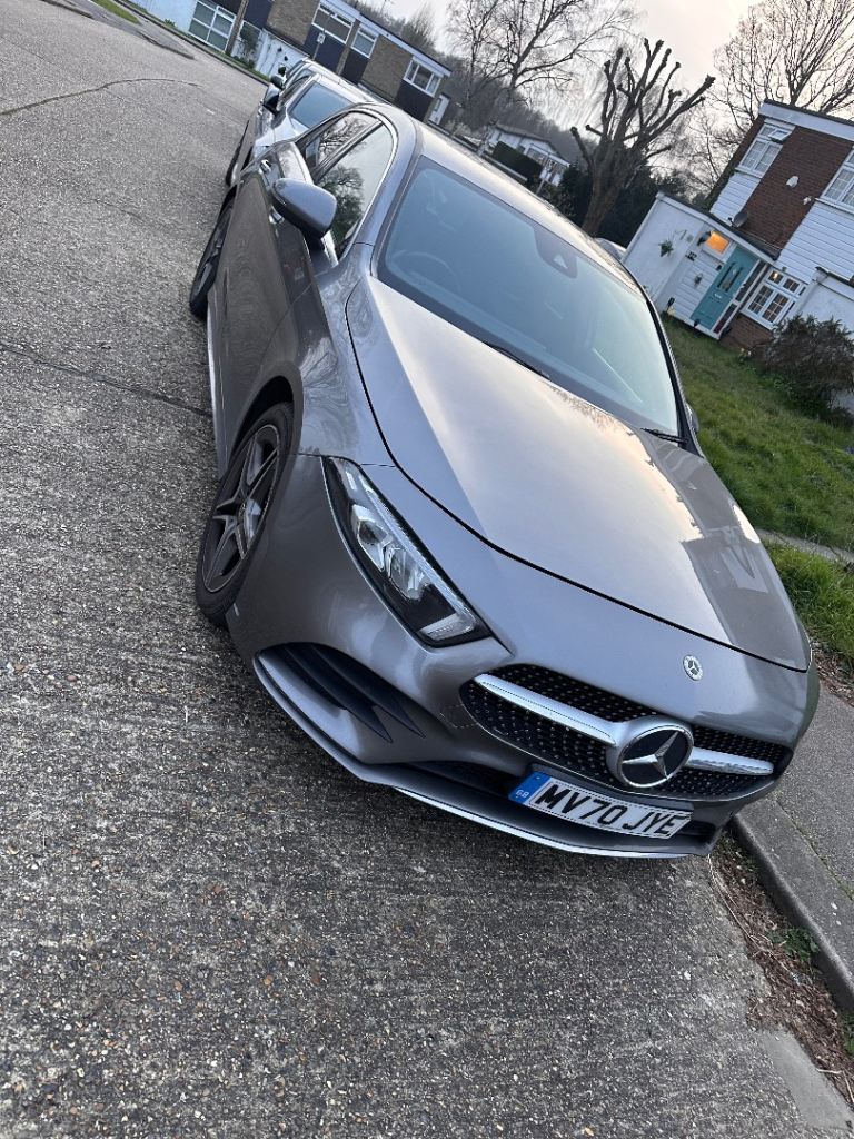 MERCEDES A180 AMG LINE!!!