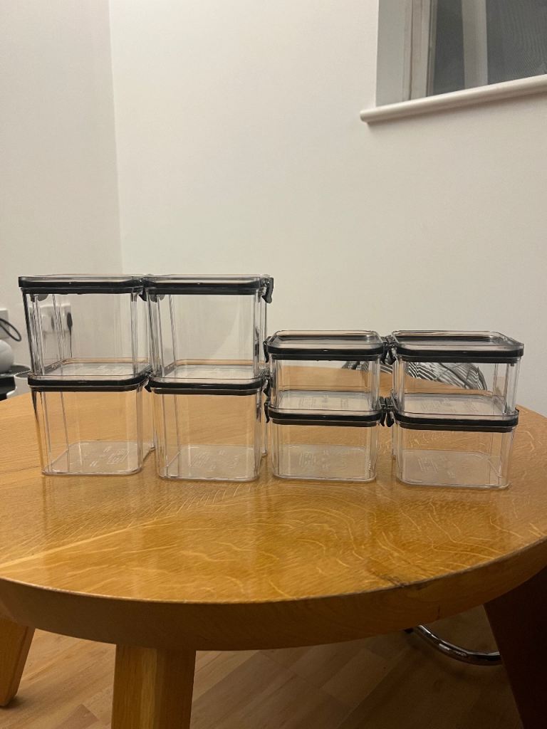 Air tight food container x 8