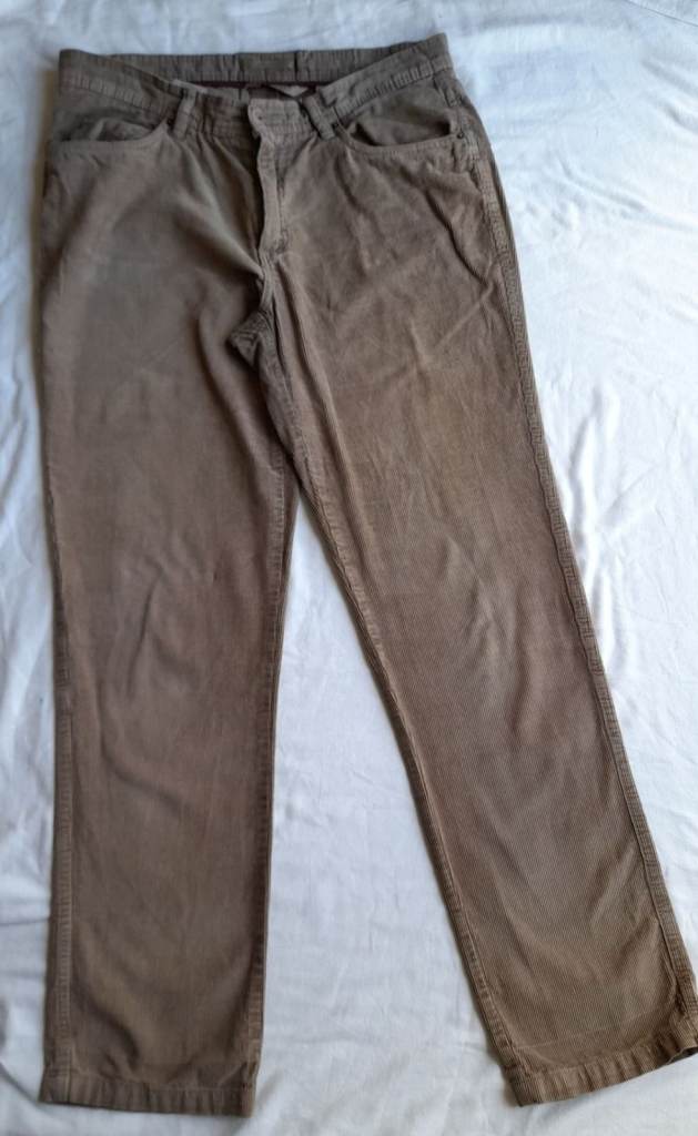 Men's River Island corduroy trousers 34W 32IL (slightly lighter colour than photo)
