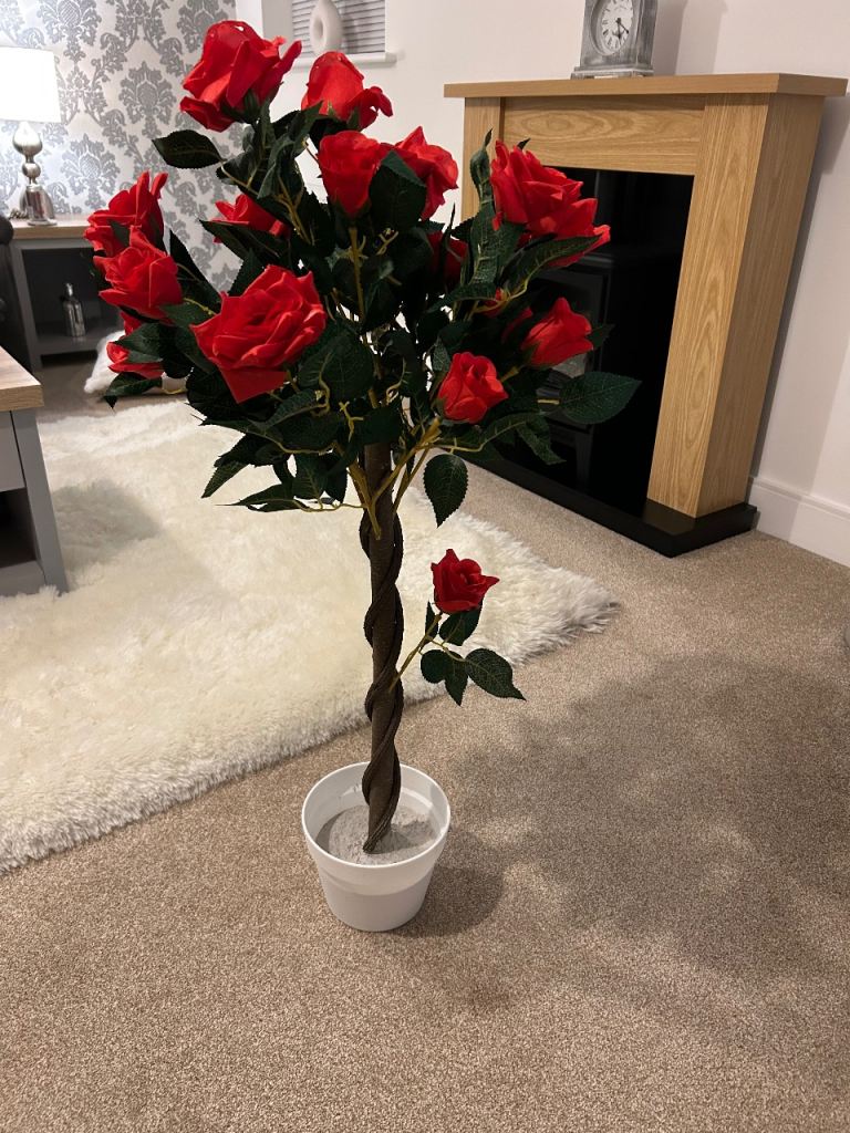 Brand new artificial red rose tree 3ft in pot- decor inside or garden ✔️ 