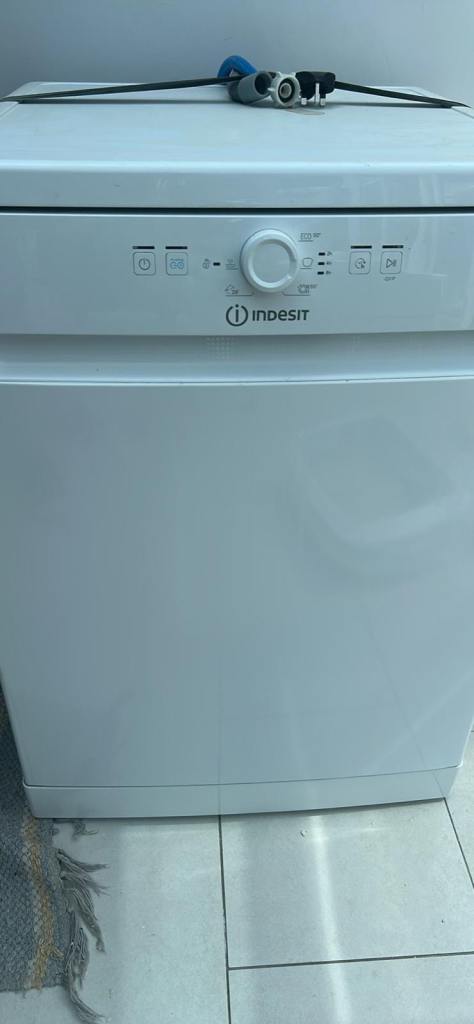 Indesit Dishwasher - White, Good Condition